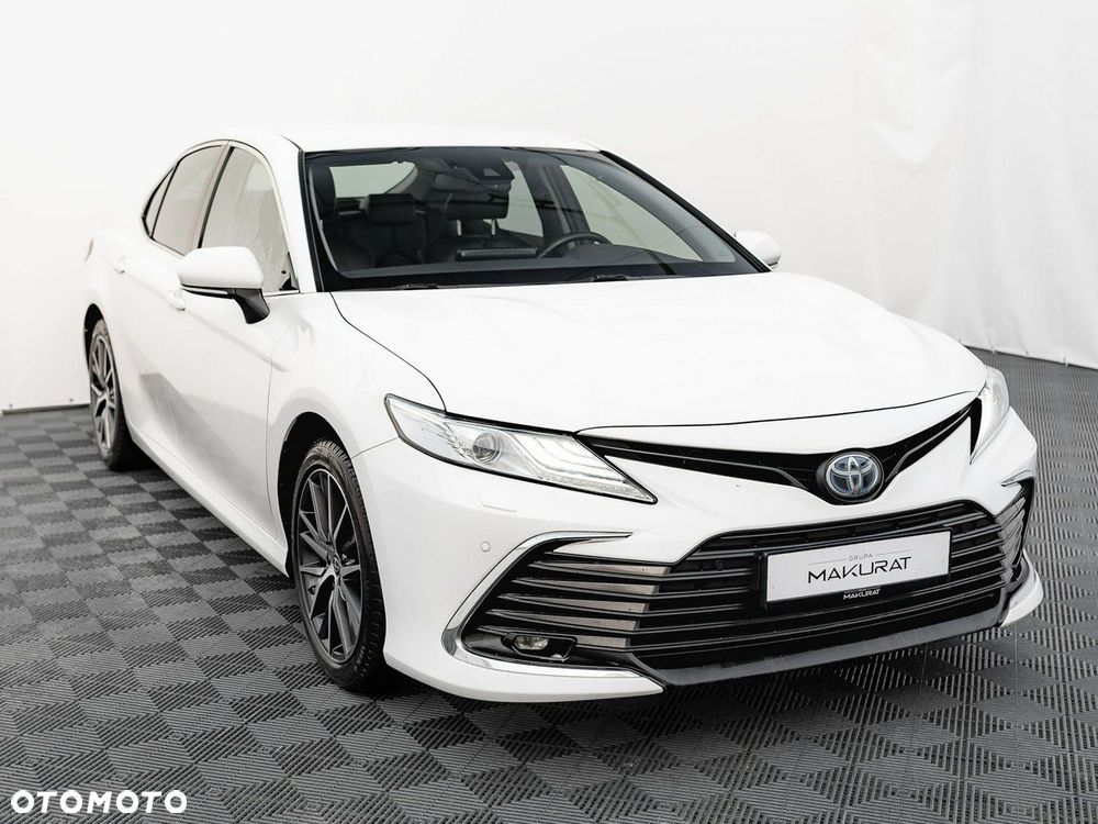 Toyota Camry - 4