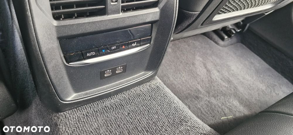 BMW Seria 3 320d Touring xDrive M Sport - 16