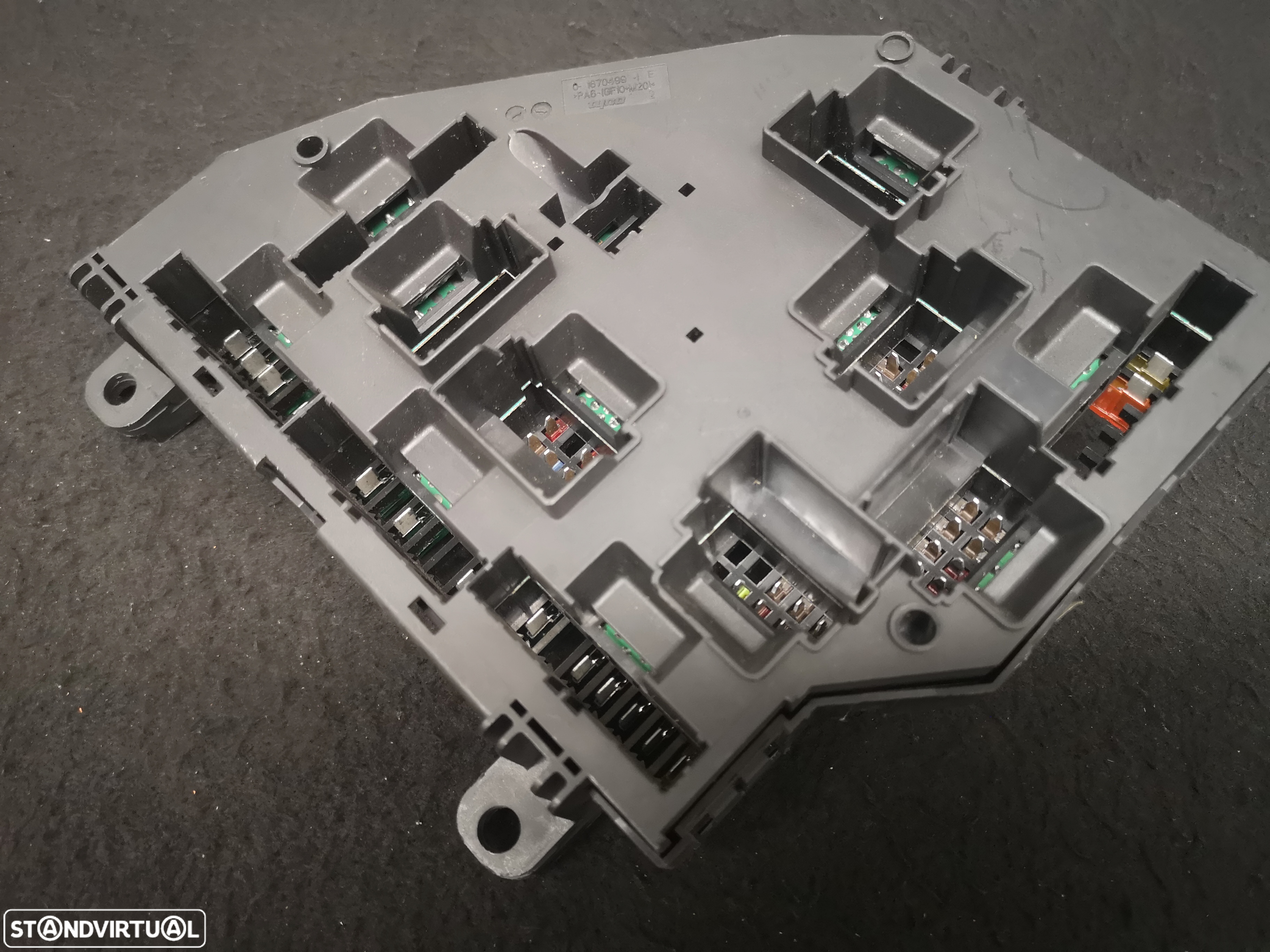 Caixa de FUSIVEIS BMW7 BMW5 F10 F11 f01 F02 2008+ - 4
