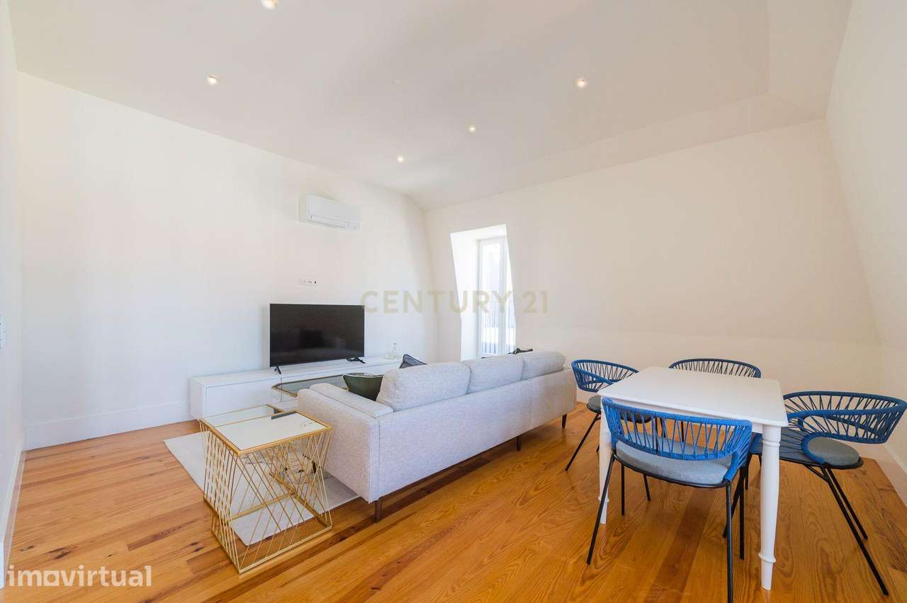 Elegante Apartamento T2 c/ 2 suites | Totalmente Remodelado e Equipado - Grande imagem: 3/31