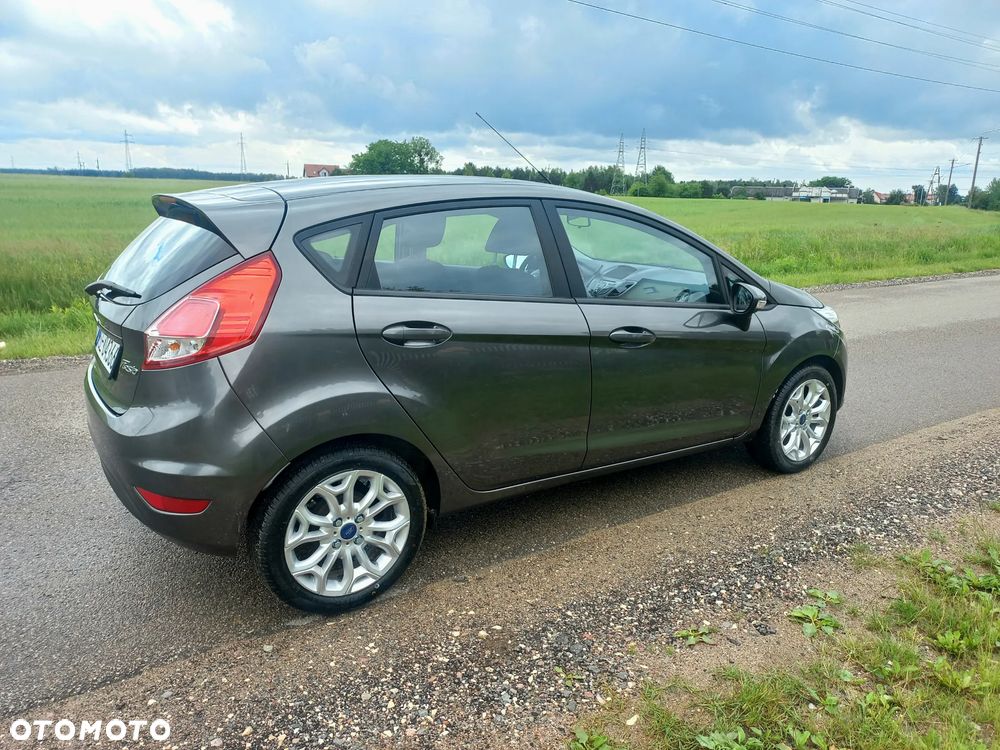 Ford Fiesta 1.25 Celebration - 10
