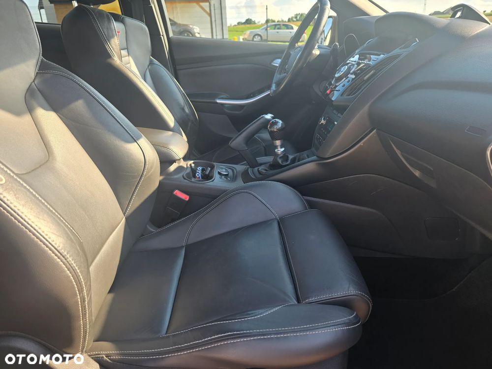 Ford Focus - 21