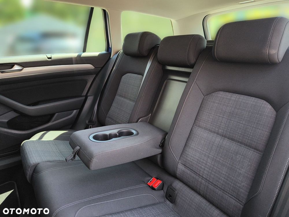 Volkswagen Passat - 27