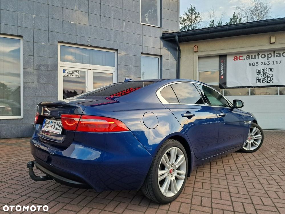 Jaguar XE 20d Prestige - 16