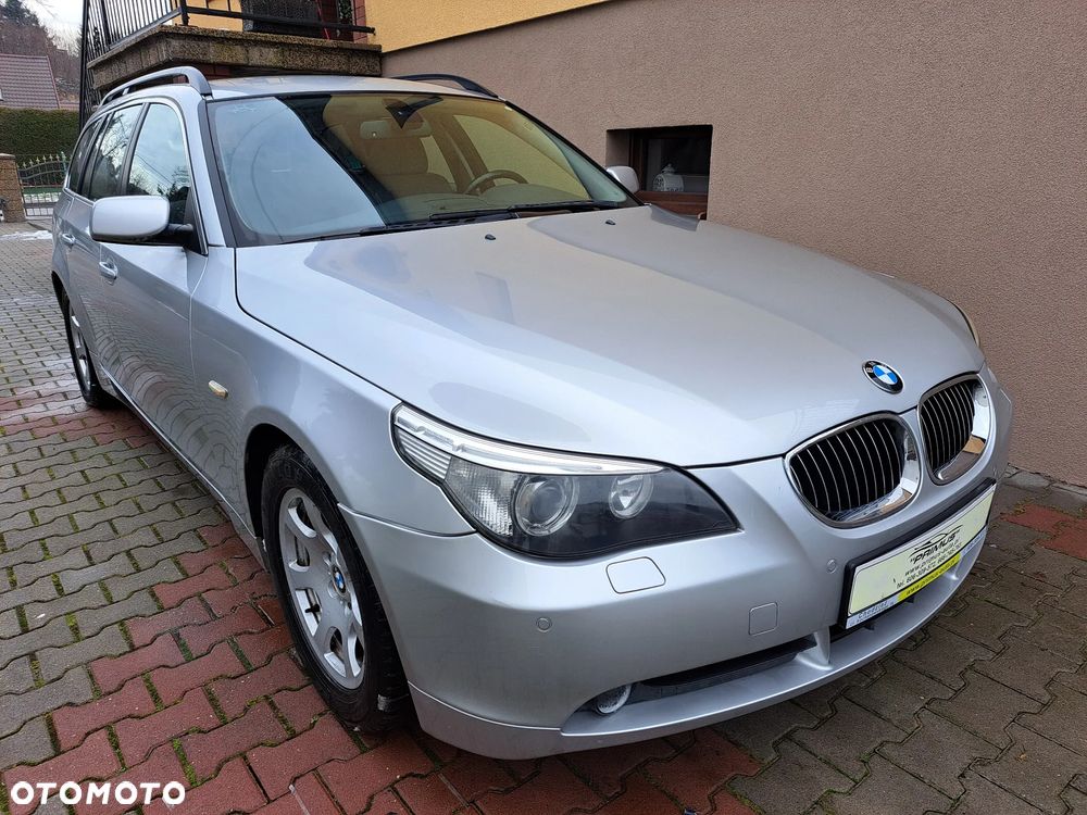 BMW Seria 5 523i Touring - 8