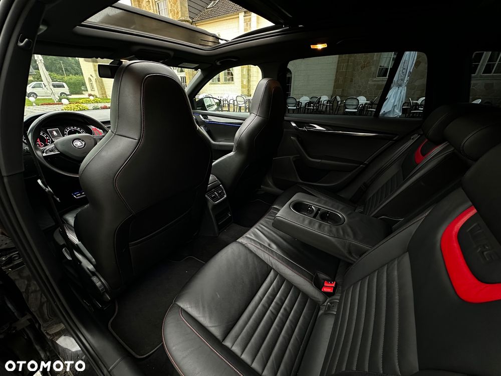 Skoda Octavia 2.0 TDI RS DSG - 17