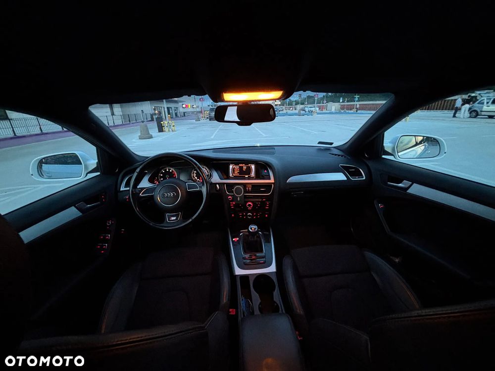 Audi A4 Limousine - 11