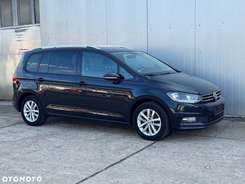 Volkswagen Touran - 10