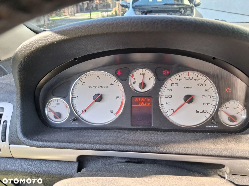 Peugeot 407 - 4