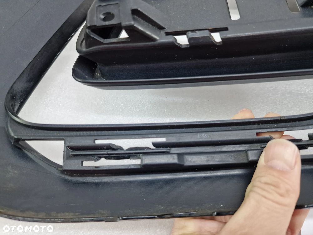 VW PASSAT B8 3G0 GTE LIFT R-LINE 18- LEWA / PRAWA KRATKA BOCZNA ZDERZAKA PRZEDNIEGO PRZÓD , NR 3G0853794B , 3G0853793B , NR AUKCJI E/46 - 32