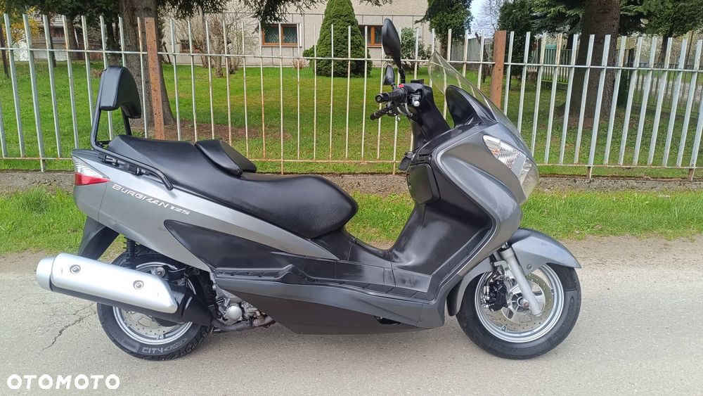 Suzuki Burgman - 10