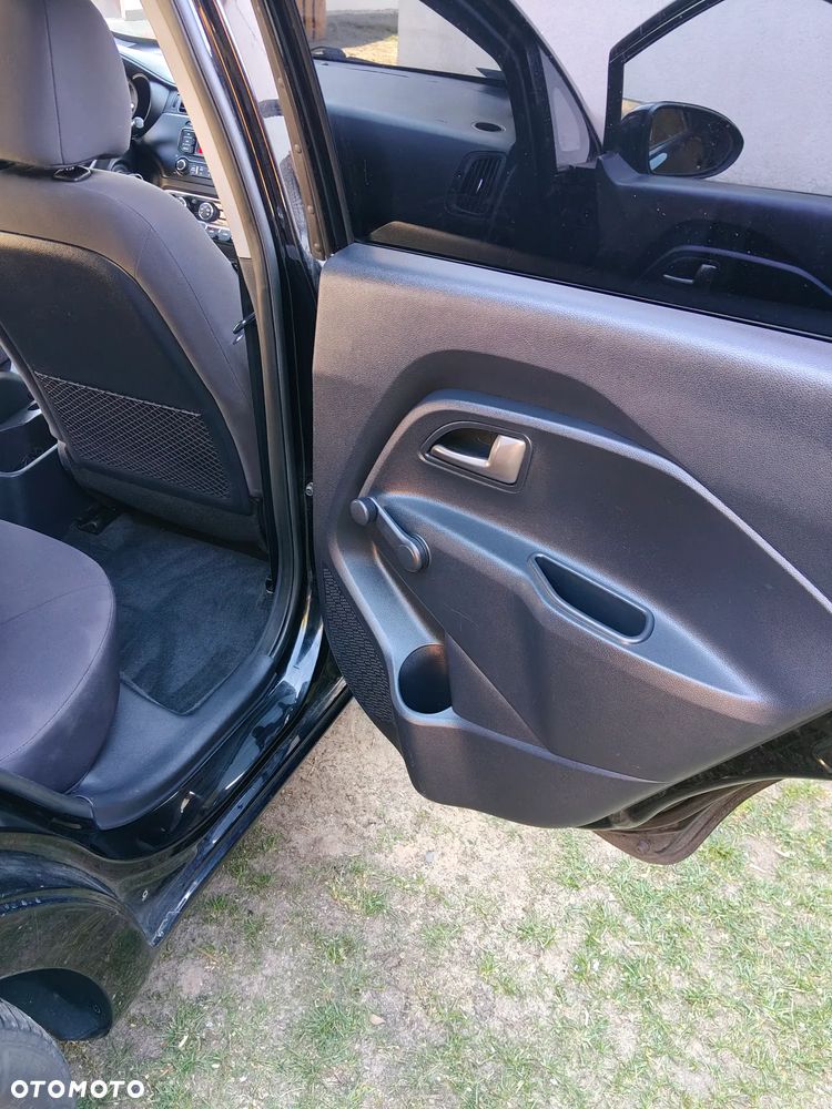 Kia Rio - 19