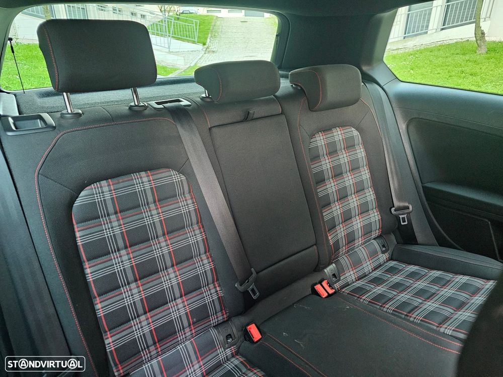 VW Golf 2.0 TSi GTi - 14