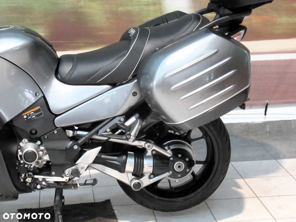 Kawasaki GTR - 23