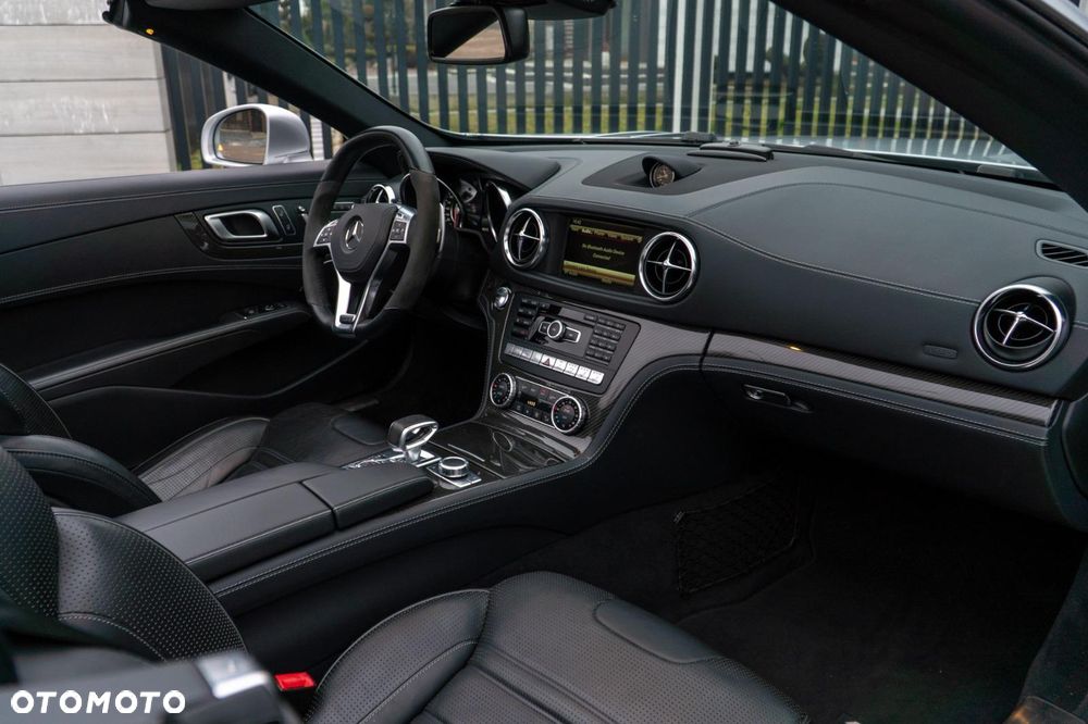 Mercedes-Benz SL 63 AMG - 23