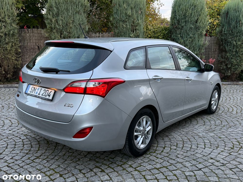 Hyundai i30 1.6 Comfort - 11