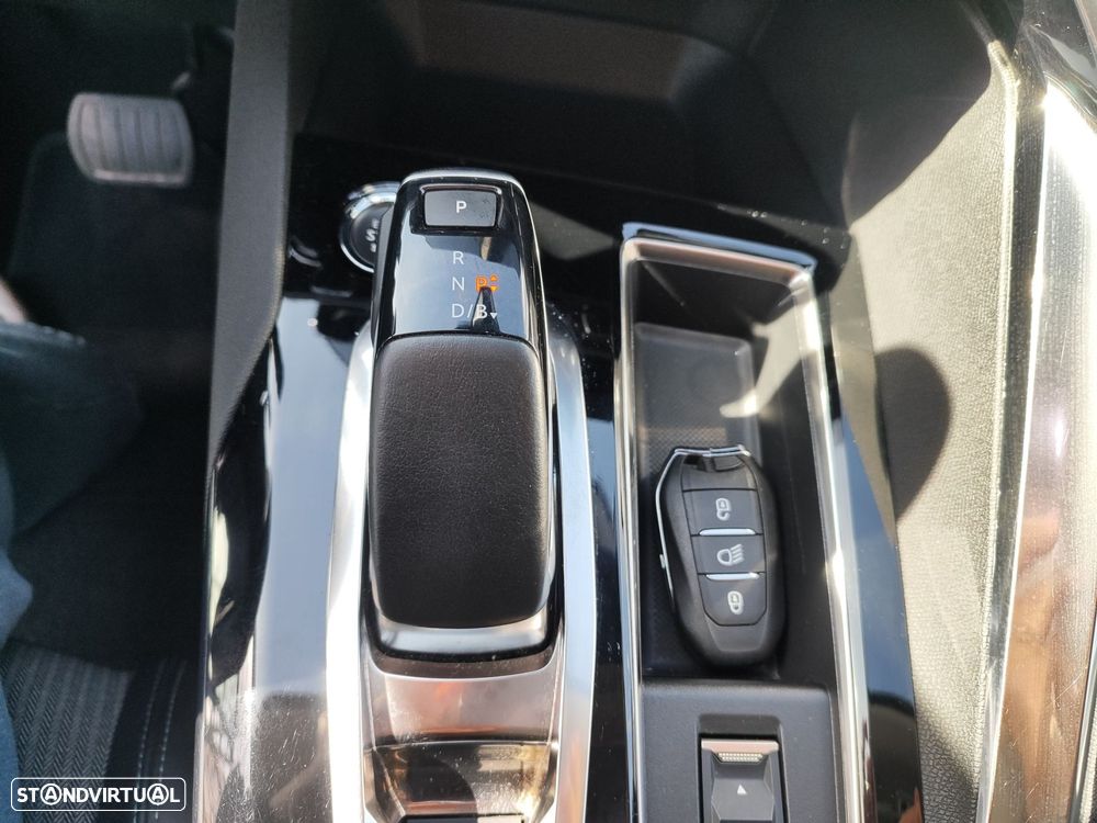 Peugeot 3008 1.6 Hybrid Allure Pack e-EAT8 - 17