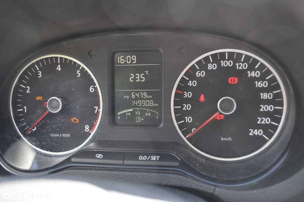 Volkswagen Polo - 8