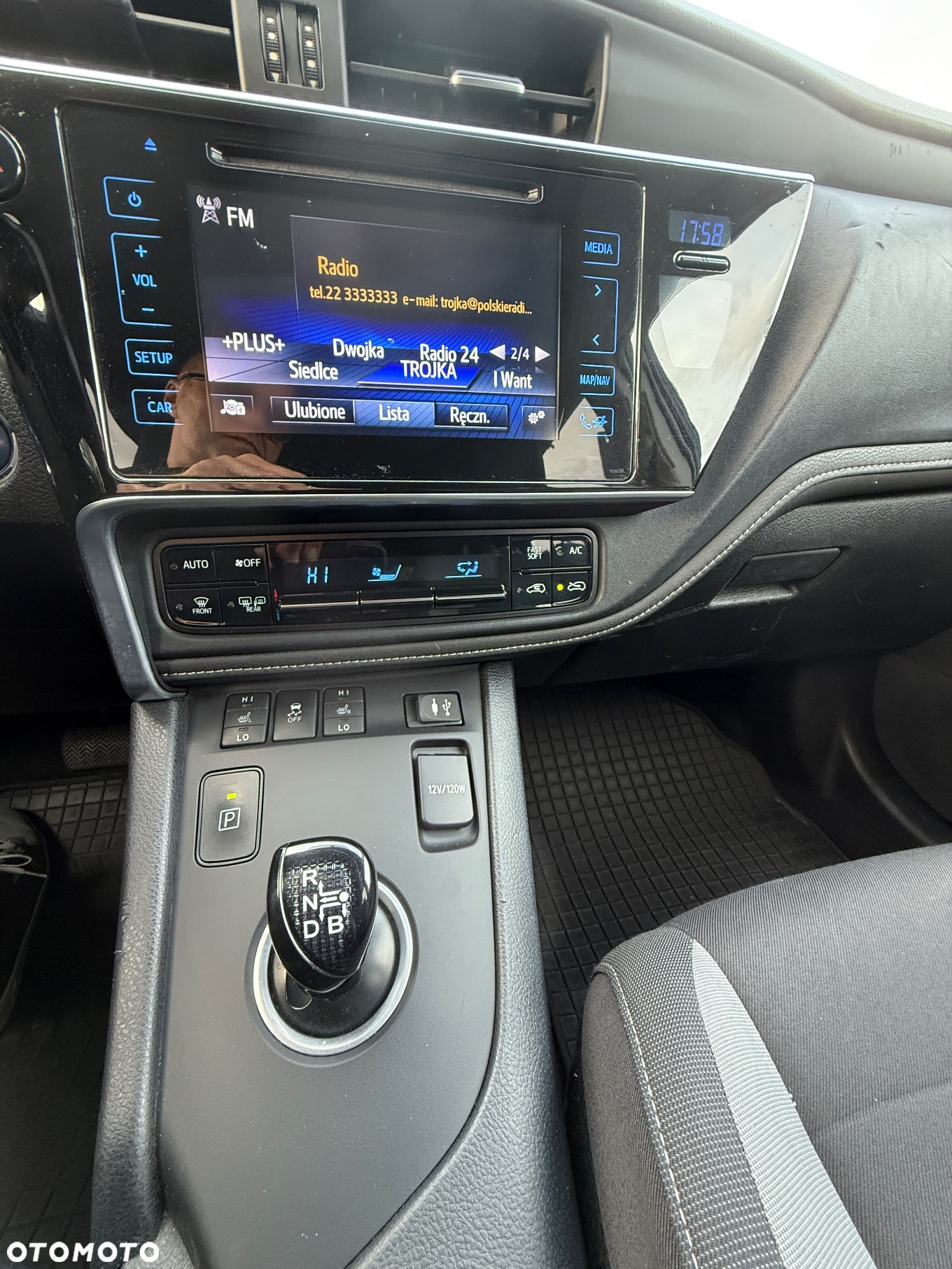 Toyota Auris Hybrid 135 Prestige - 22
