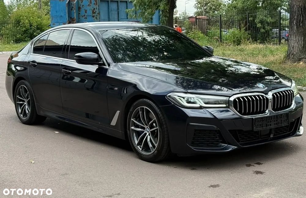 BMW Seria 5 530i xDrive M Sport Edition - 4