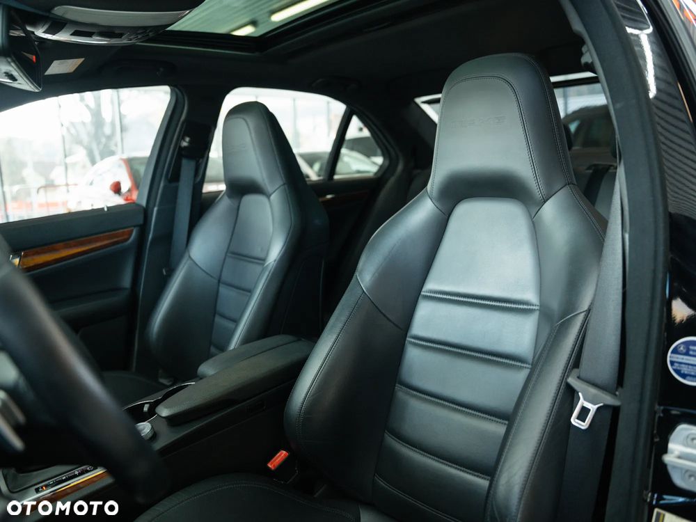 Mercedes-Benz Klasa C 63 AMG - 18