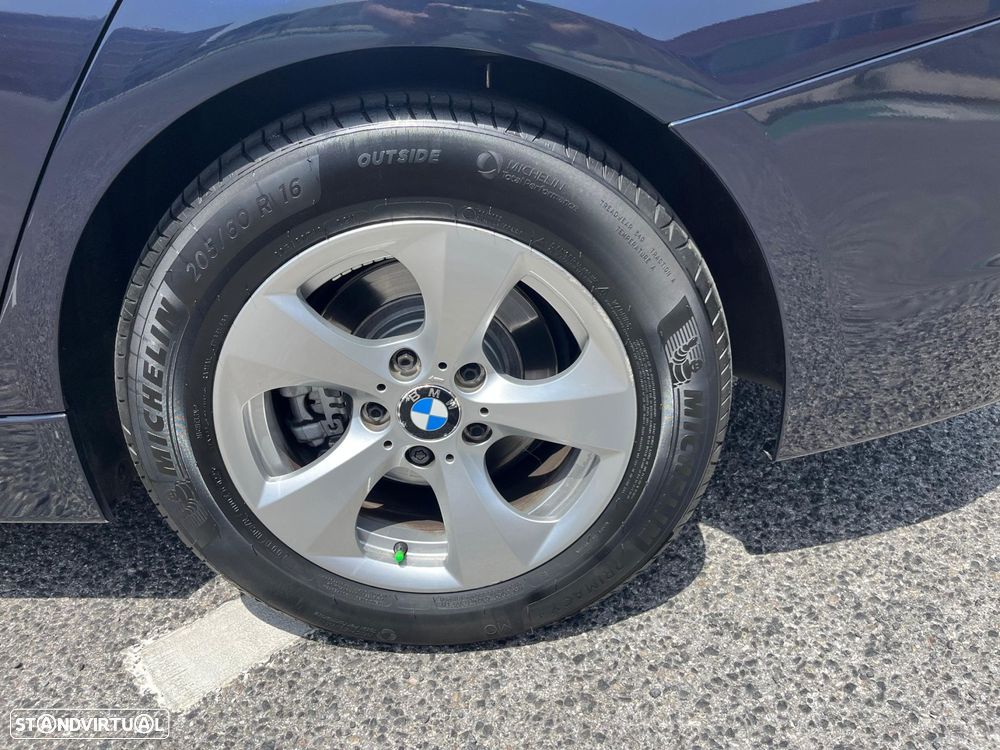 BMW 320 d EfficientDynamics Line Modern - 32