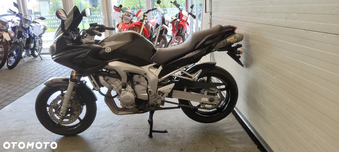 Yamaha FZ - 17