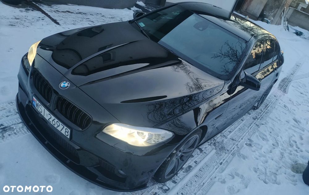 BMW Seria 5 550i xDrive Sport-Aut - 3