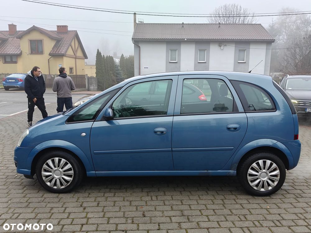 Opel Corsa 1.4 16V Cosmo - 4