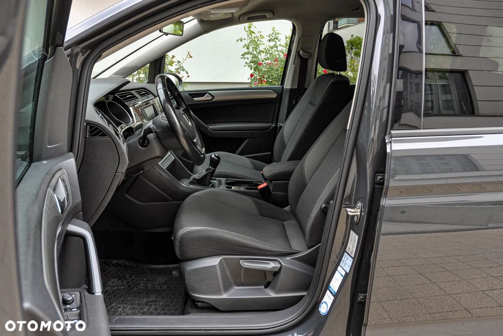 Volkswagen Touran - 7