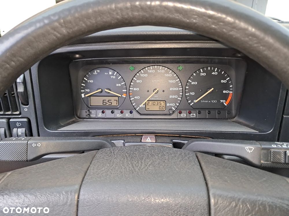 Volkswagen Passat 2.0 GT - 14