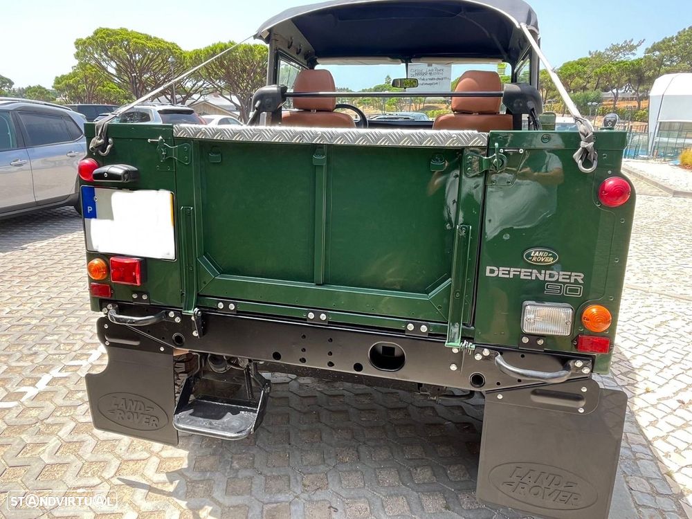 Land Rover Defender 90 2.5 Td5 Soft Top - 7