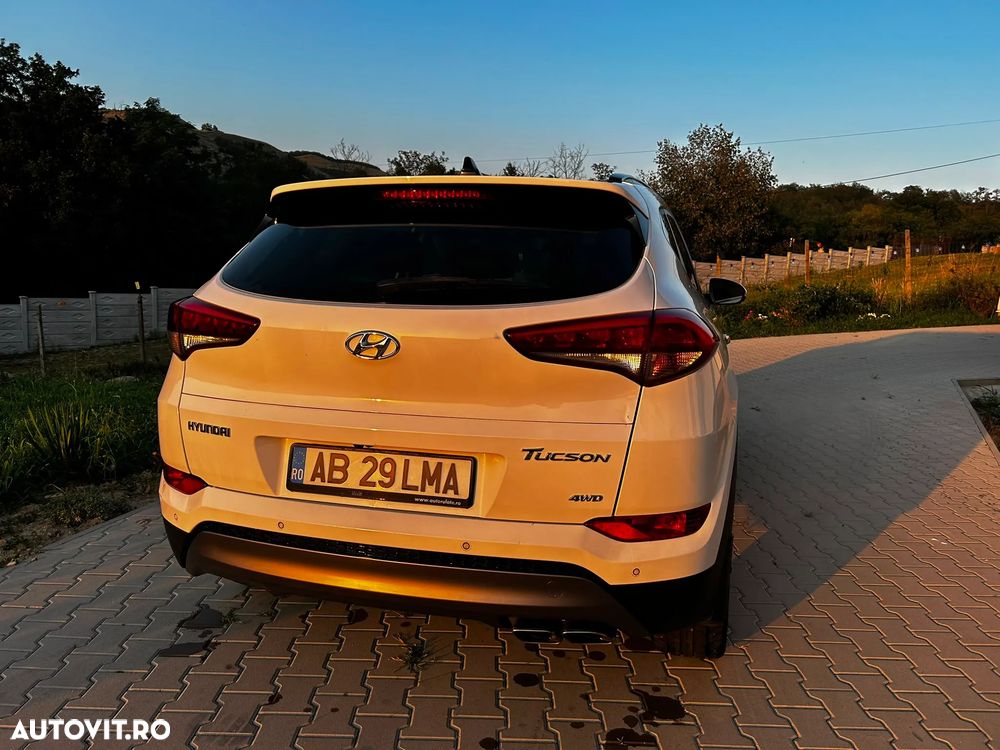 Hyundai Tucson 2.0 CRDI 4WD 6AT Luxury+ - 3