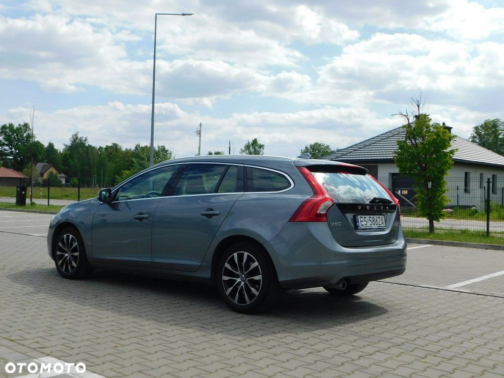 Volvo V60 D3 Drive-E Dynamic Edition (Momentum) - 2