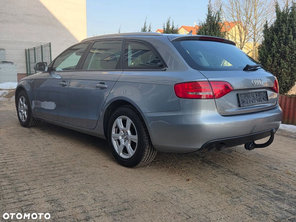 Audi A4 Avant - 11