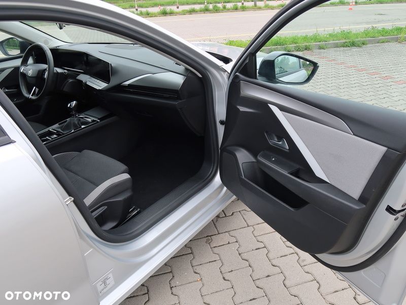 Opel Astra 1.2 T Business Edition S&S - 15