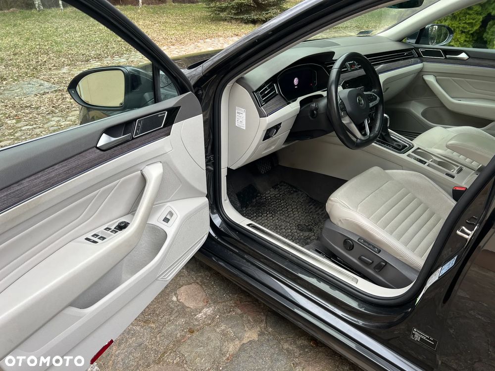 Volkswagen Passat - 8