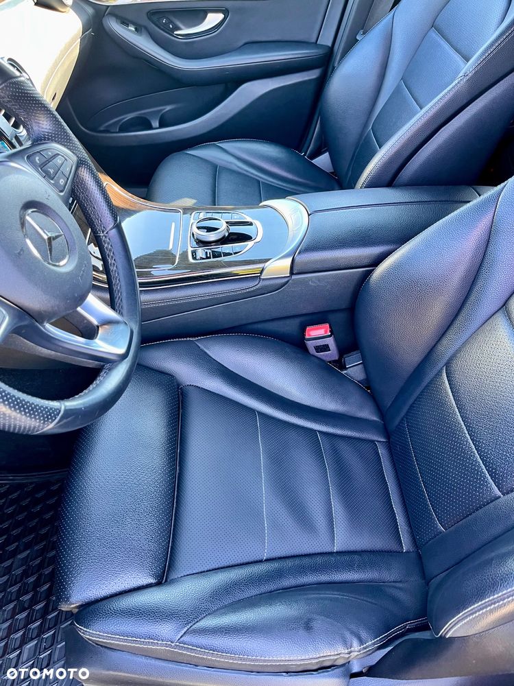 Mercedes-Benz GLC 300 4Matic 9G-TRONIC - 24