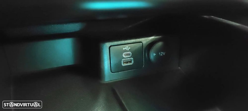 Ford Focus 1.0 EcoBoost MHEV ST-Line - 35