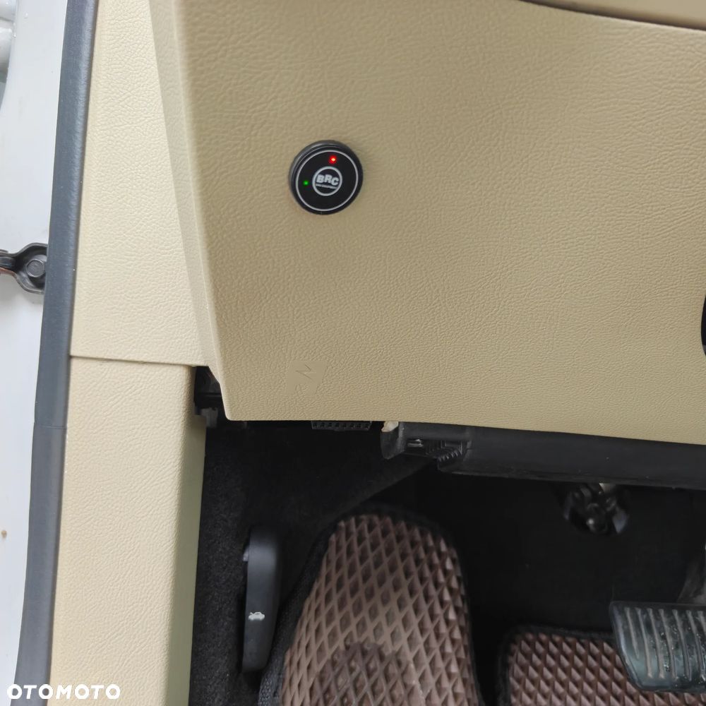 Ford Inny - 7