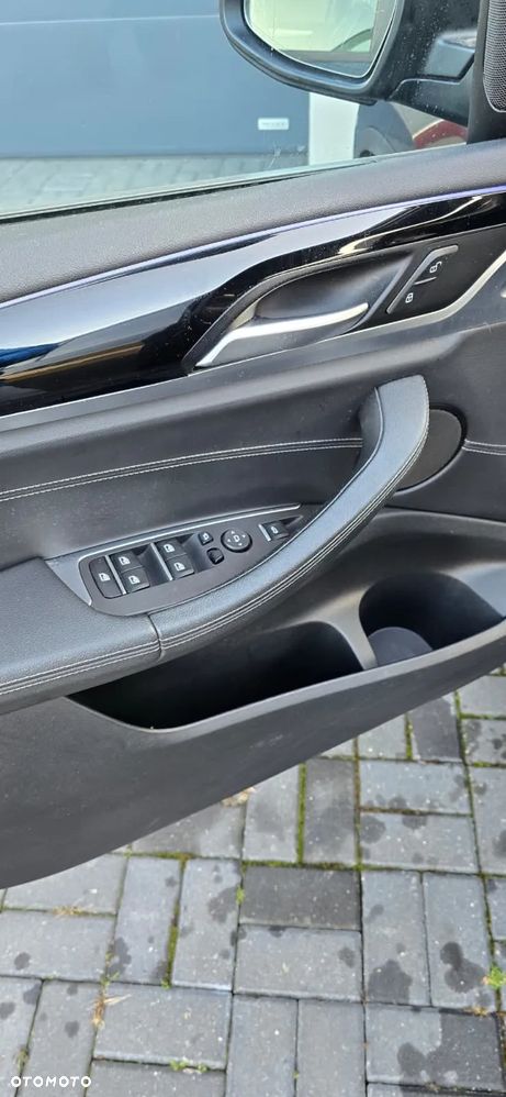 BMW X3 sDrive18d - 18