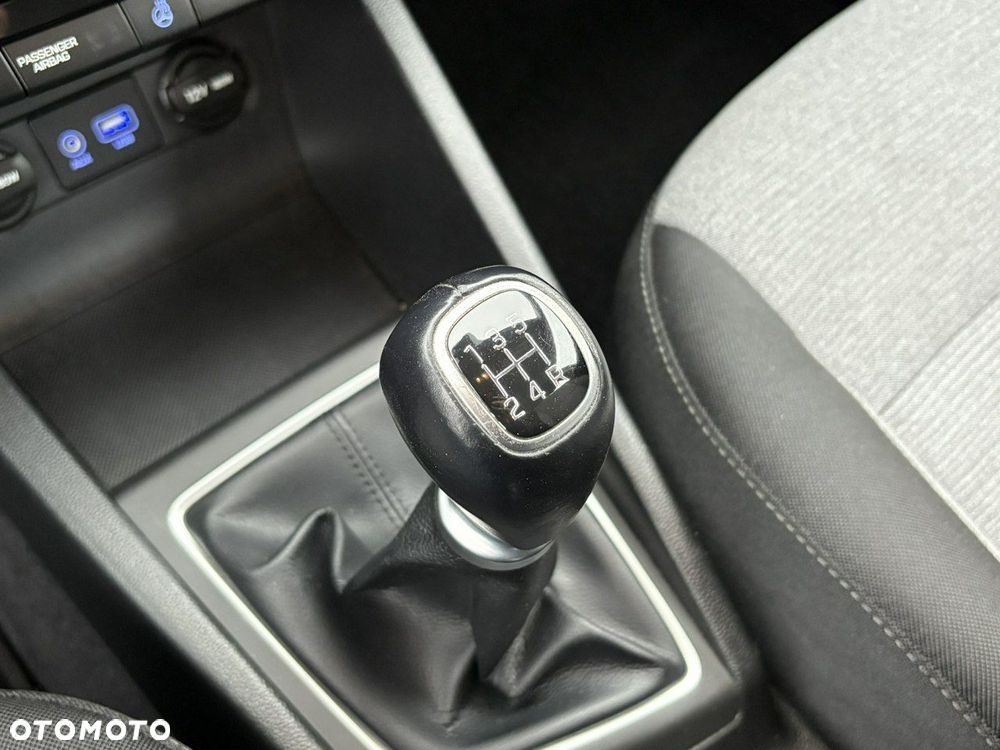 Hyundai i20 1.2 YES Gold - 33