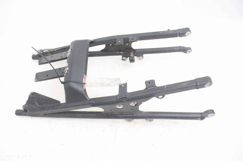 STELAŻ NADKOLA TYLNEGO Triumph Sprint ST 1050 - 2