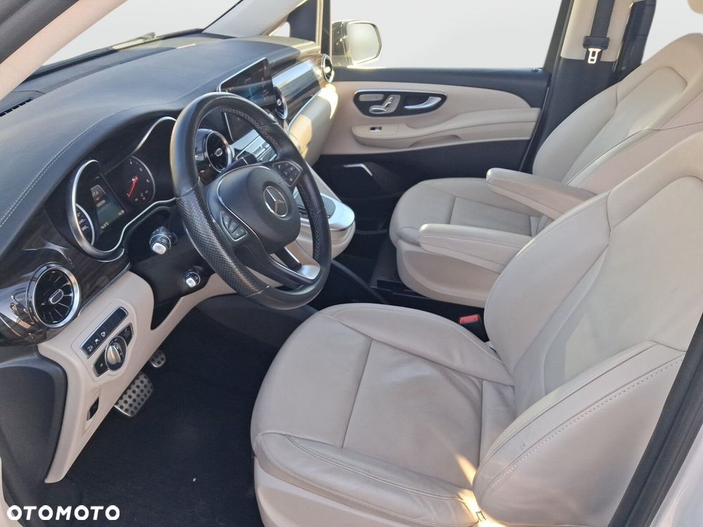 Mercedes-Benz Klasa V - 14