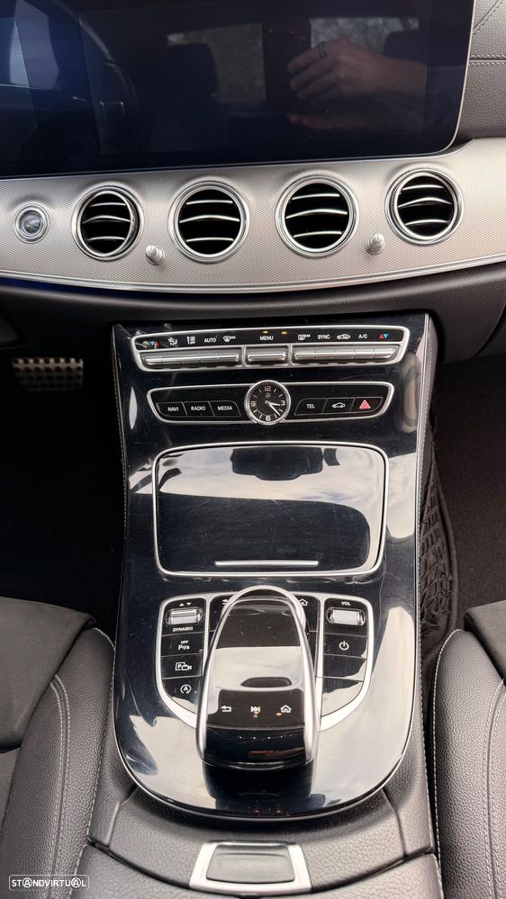 Mercedes-Benz E 220 d AMG Line - 28