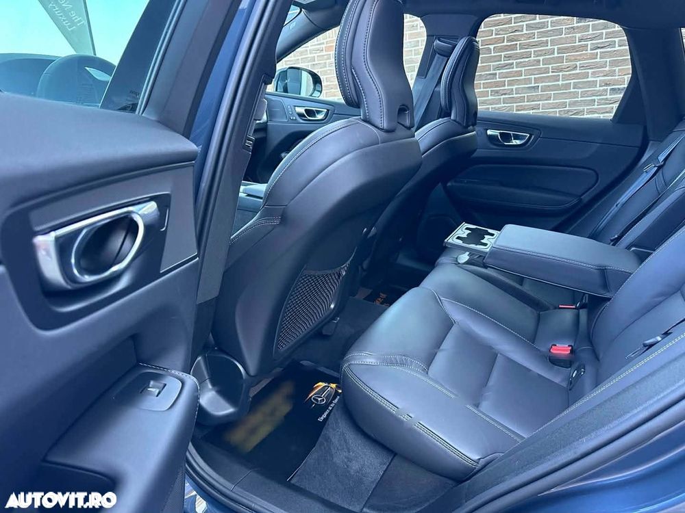 Volvo XC 60 B4 MHEV AT8 AWD R-Design - 18