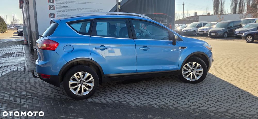 Ford Kuga 2.0 TDCi 2x4 Titanium - 16