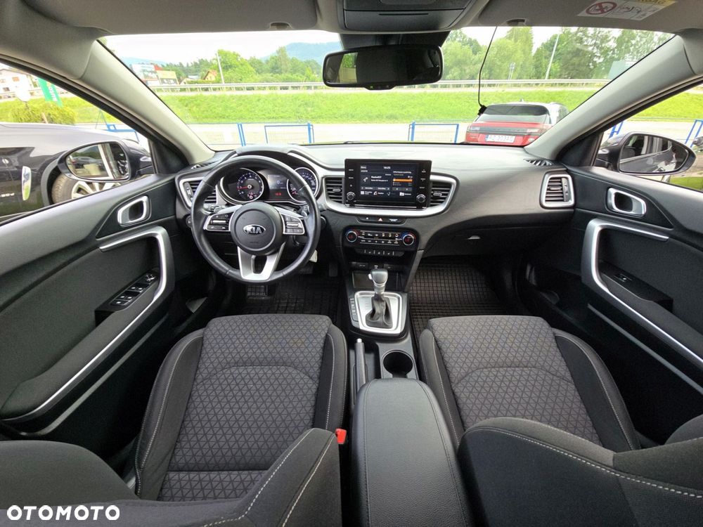 Kia XCeed - 10