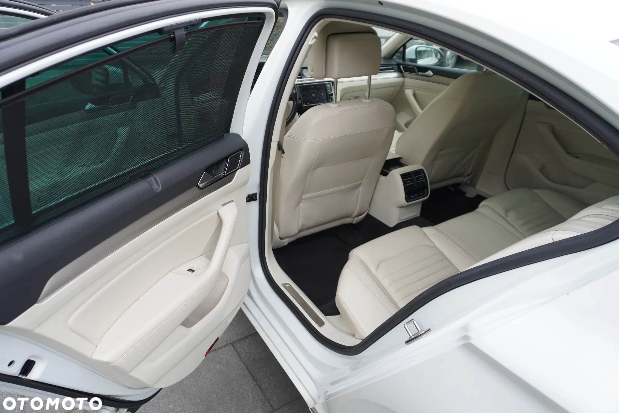 Volkswagen Passat 2.0 TSI BMT Highline DSG - 25