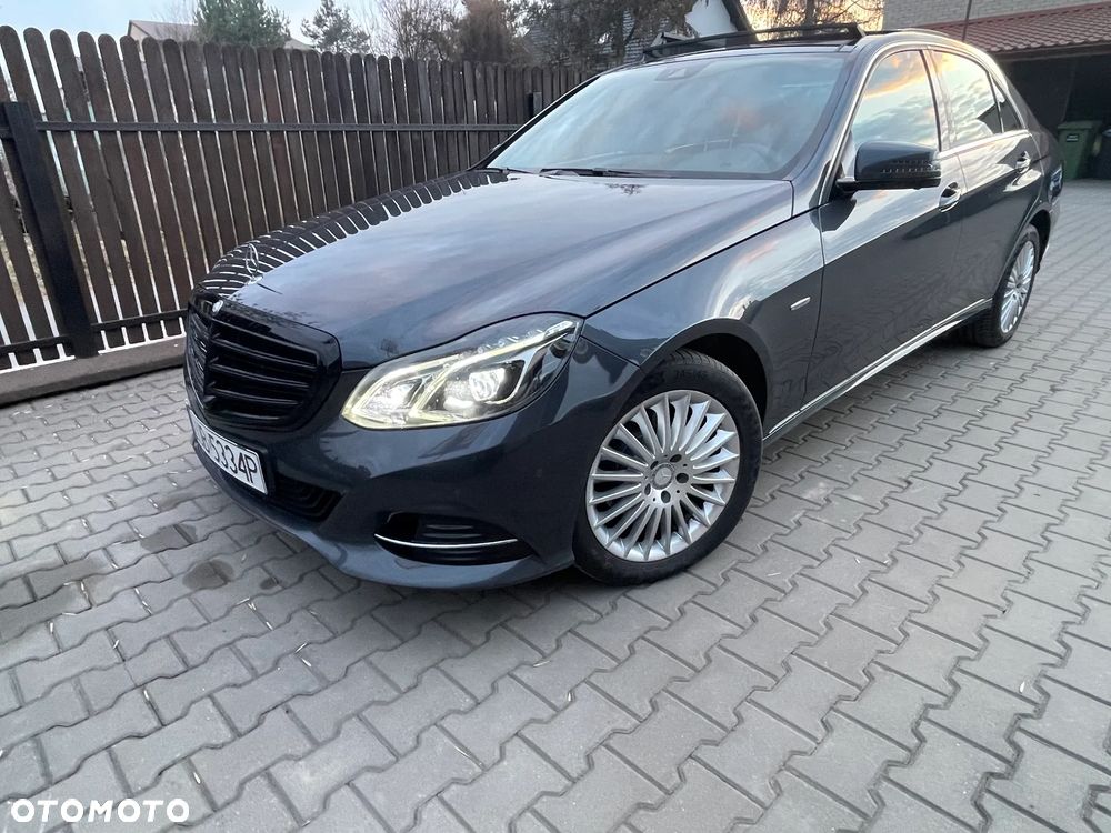 Mercedes-Benz Klasa E 220 d 4Matic 9G-TRONIC Night Edition - 1